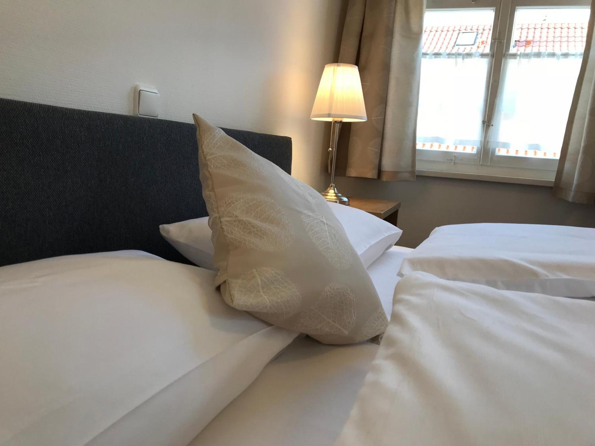Hotel Hohe Schule Bad Ueberkingen Room photo